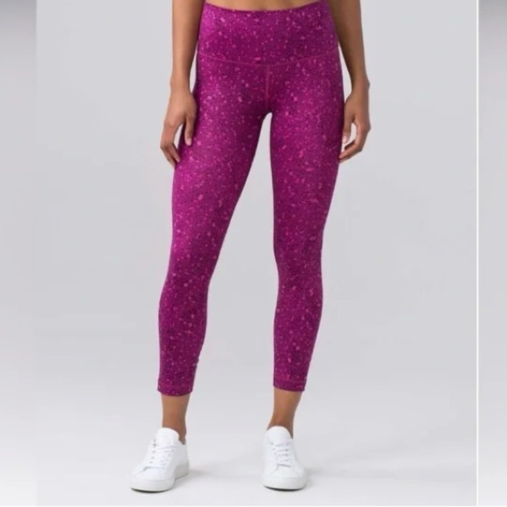 Lululemon | High-Times Luxteme 7/8 25” inseam Size 6